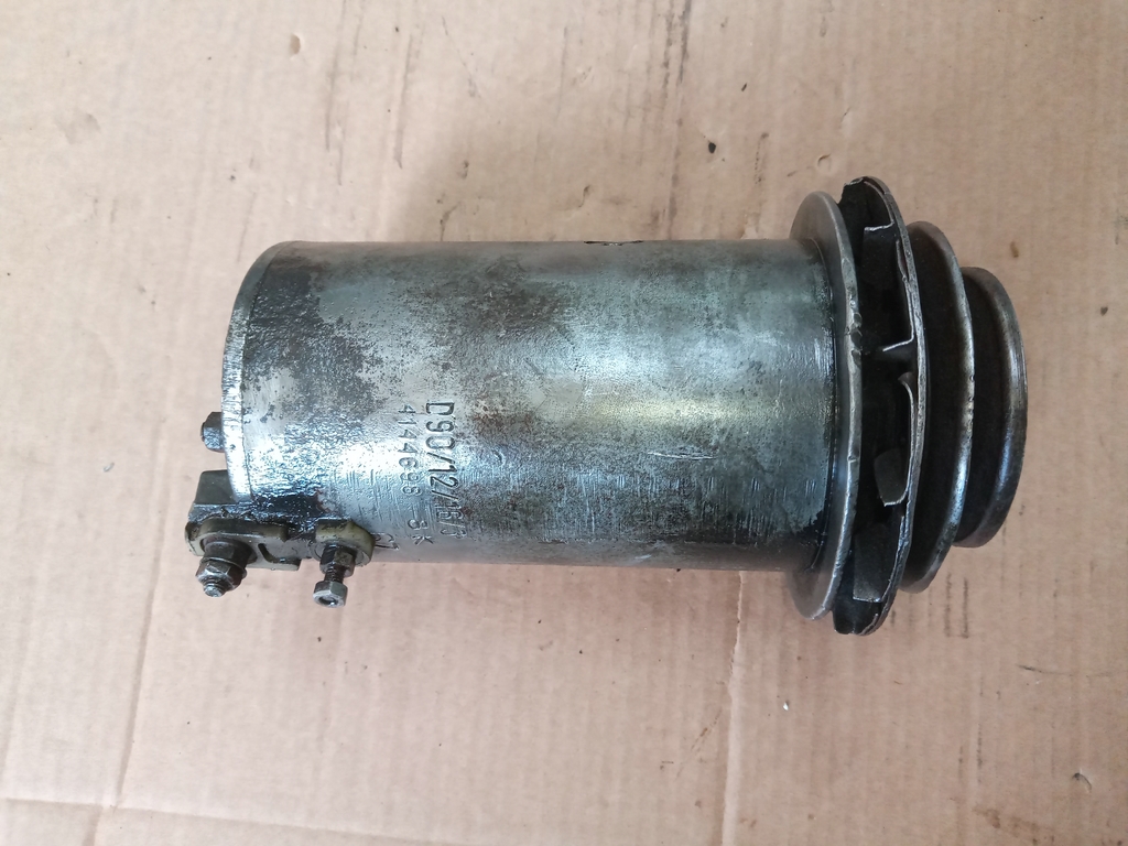 DINAMO FIAT 750 CON PULEGGIA D90/12/16/3